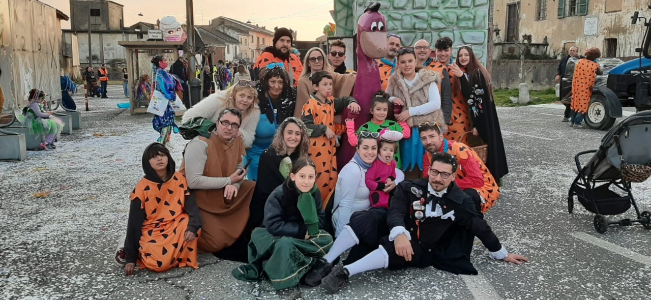 Carnevale di Villata: dopo la sfilata con i gemelli Borghini, si prosegue a Tronzano