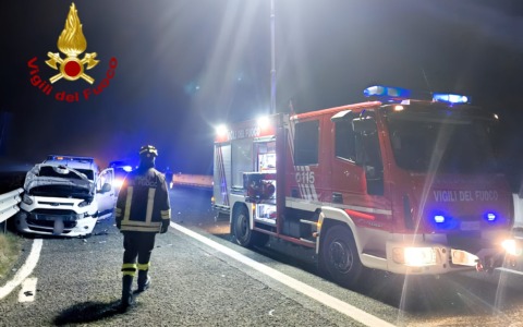 Incidente su A26: coinvolte cinque auto con due feriti