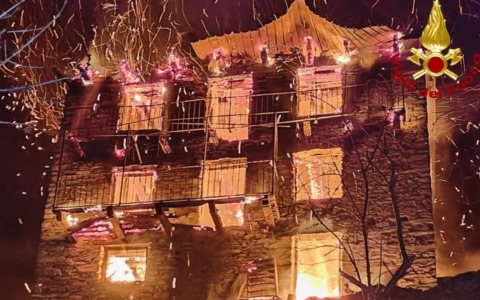 Incendio in frazione Orlino: vigili del fuoco intervengono tempestivamente