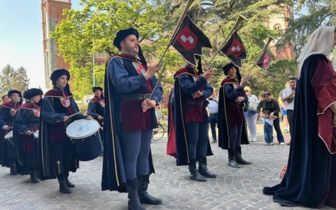 Cortei medievali a Vercellae Hospitales: la gallery delle sfilate che hanno incantato