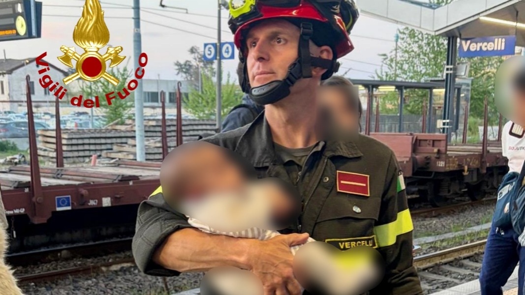 Guasto tecnico blocca treno vicino a Vercelli: i Vigili del Fuoco in azione