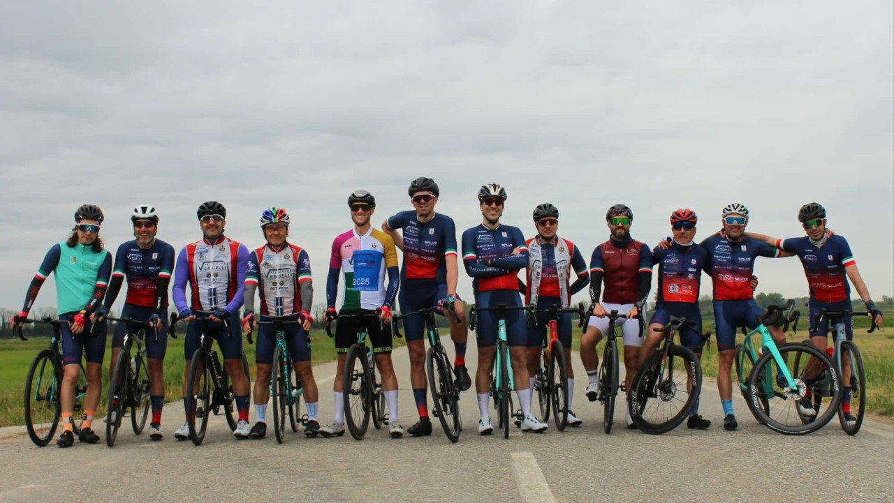 Il Velo Club Vercelli protagonista tra Granfondo Colnago e PiemontGravel