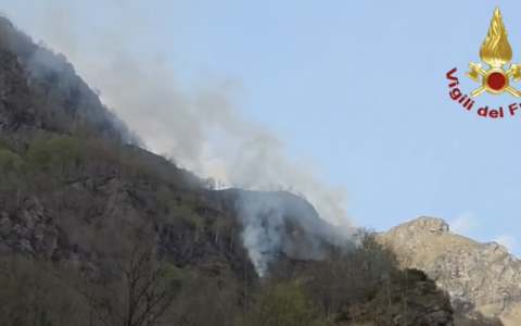 Incendio nella Val Mastallone: Vigili del Fuoco al lavoro