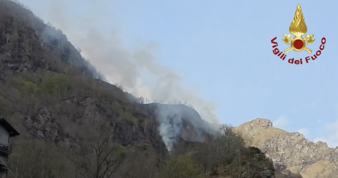 Incendio nella Val Mastallone: Vigili del Fuoco al lavoro