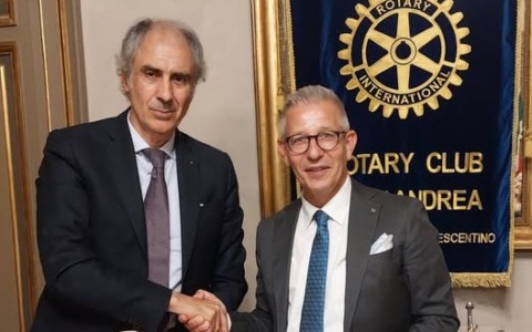 Francesco Natalini analizza il gender pay gap al Rotary Club Sant’Andrea