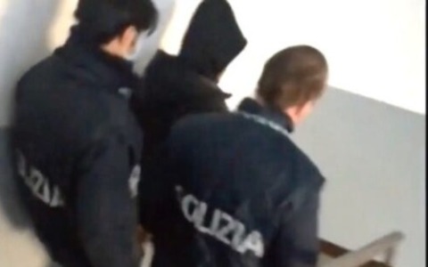 Occupazione abusiva e violenza: arrestato un uomo a Vercelli