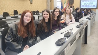 Studentesse del Liceo Lagrangia al Consiglio Regionale sul bullismo