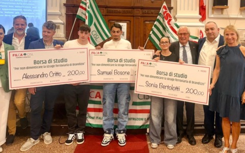 Assegnate all’istituto Cavour le borse di studio in memoria delle vittime di Brandizzo