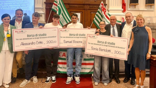 Assegnate all’istituto Cavour le borse di studio in memoria delle vittime di Brandizzo