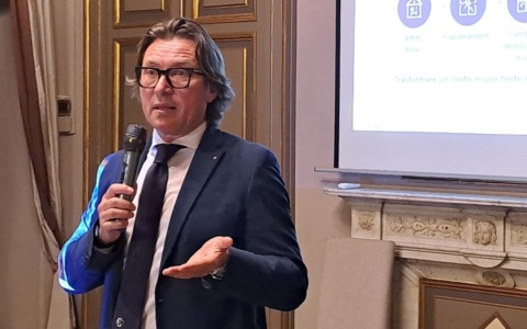 Emiliano Cinelli al Rotary Vercelli: una nuova visione sull’immobiliare