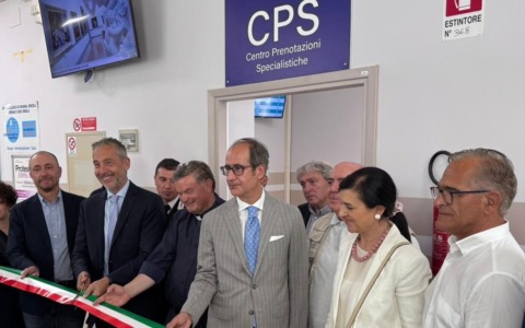 Inaugurata la nuova sala d’attesa al CUP interno dell’ospedale Sant’Andrea di Vercelli