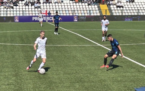 Dean Huiberts lascia la Pro Vercelli e torna in Olanda con l’Helmond Sport