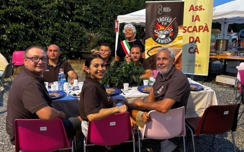 Il Terefest di Santhià celebra la panissa: trionfo per ‘Ja Scapa da Cà’