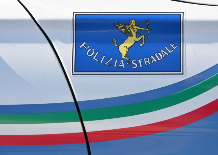 Intervento della Polizia di Stato su un’officina abusiva a Vercelli
